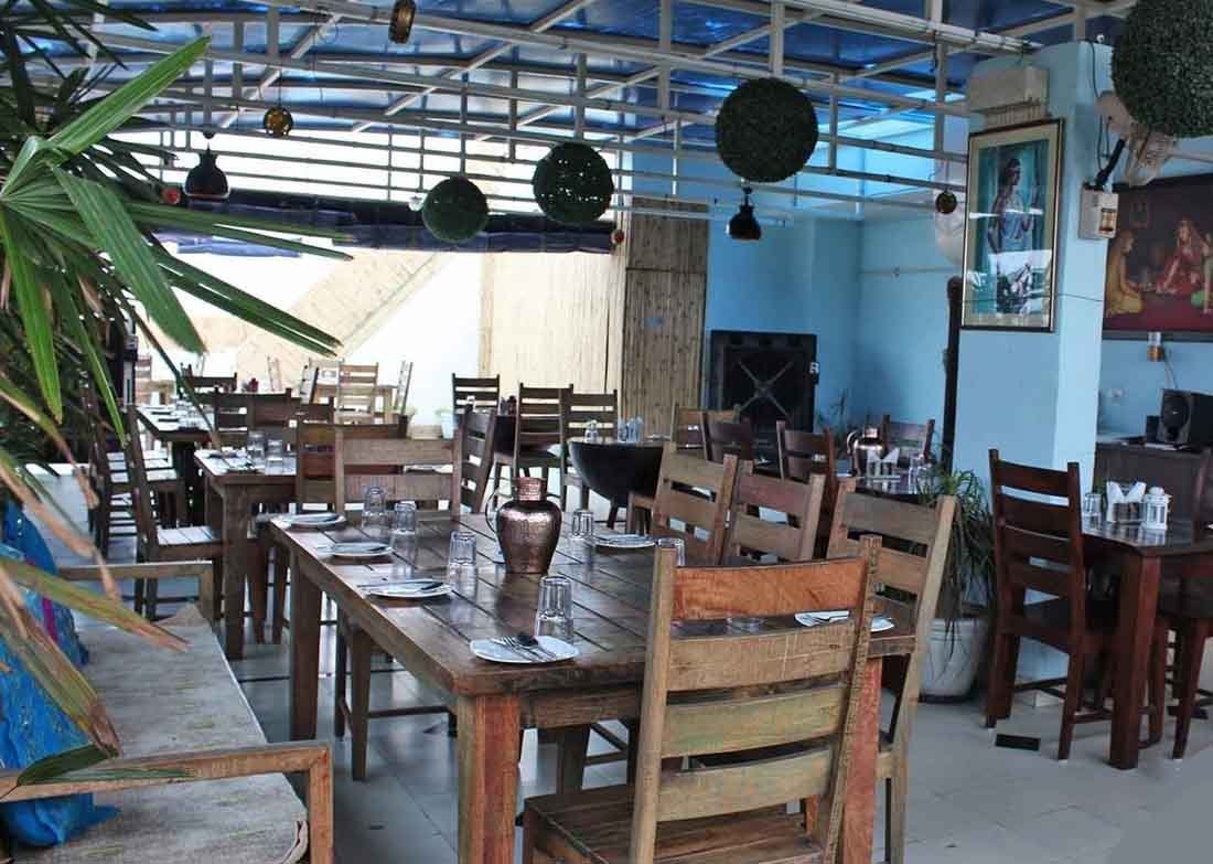 11 Flowers Rooftop & AC Restaurant | Best Restaurant In Vrindavan