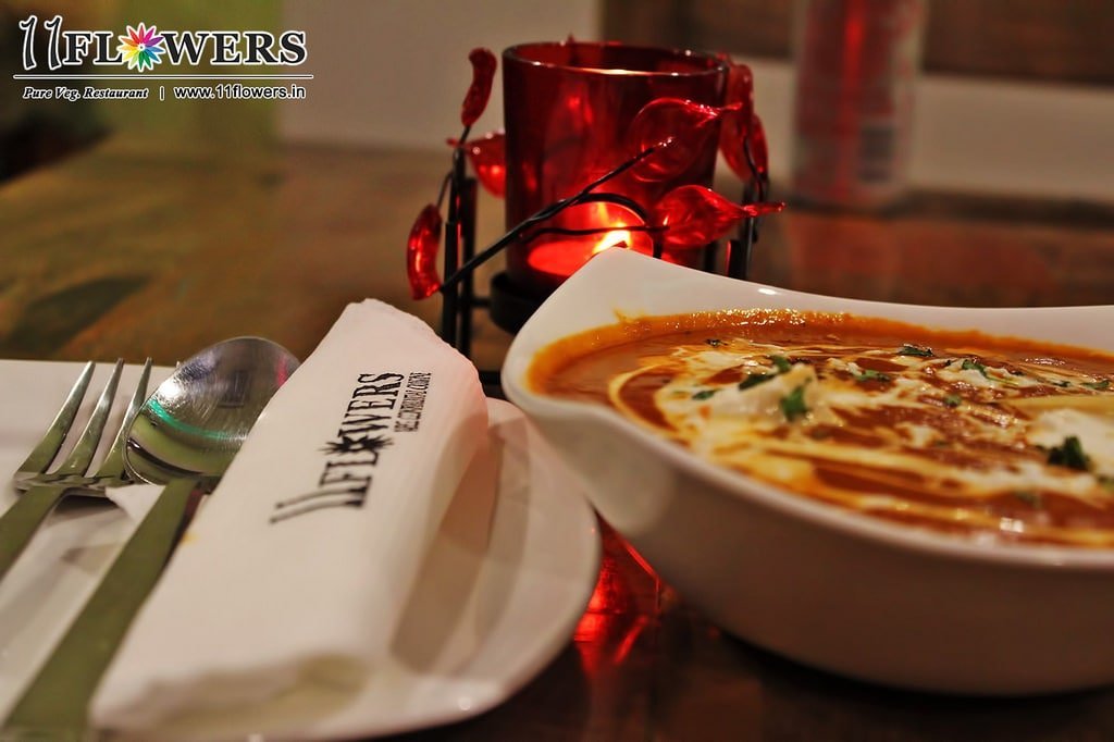 11-flowers-best-restaurant-in-vrindavan