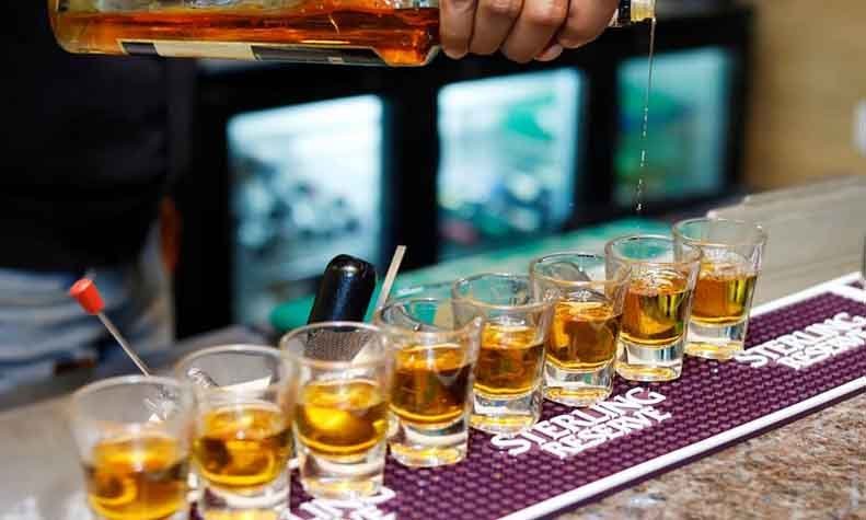 Gather Your Gang & Head Over To 21 Shots The MRP Bar In GGN For A Budget Drinking Session