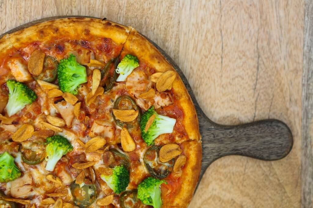 Insta pizza galleria market gurgaon