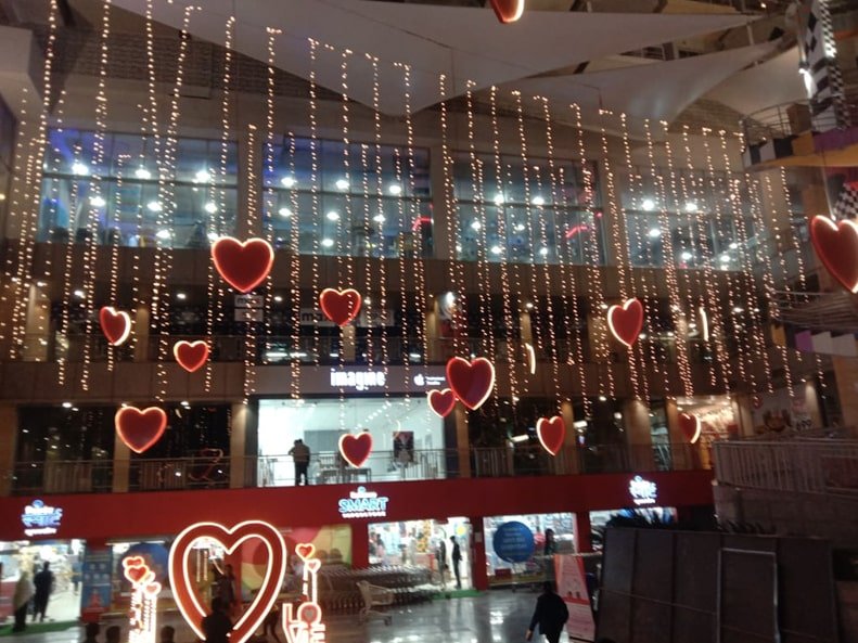 Grand Valentines bash at IRIS Broadway, Gurugram -min