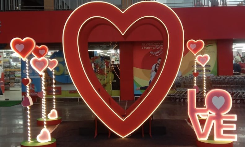 Spread the love with Grand Valentines bash at IRIS Broadway, Gurugram