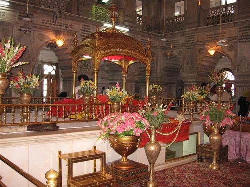 list-best-top-gurudwaras-gurgaon Shri-Guru-Singh-Sabha-Kamla-Nehru-Park-Civil-Lines-gurgaon