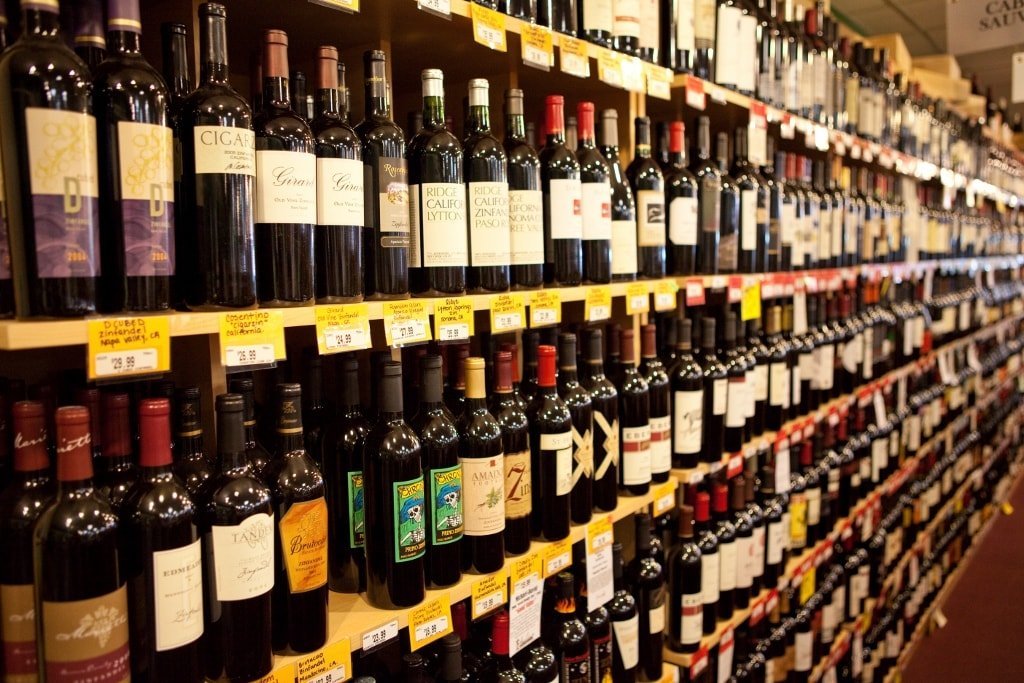 the-wine-shop-ambience-mall-gurgaon