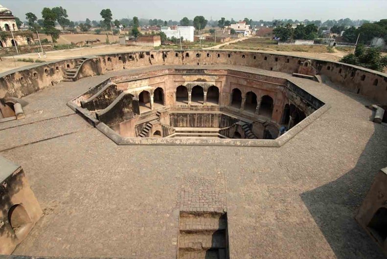 baoli-ghaus-ali-shah baoli-ghaus-ali-shah