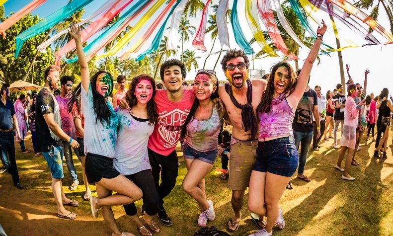 15 Best Holi Party Options in Gurgaon to Choose From For an All New Experience!