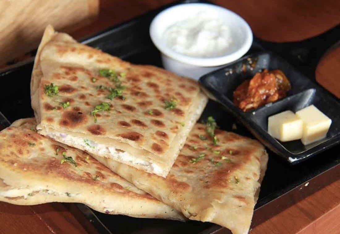 Top 5 Places To Try Best Parathas In Gurgaon