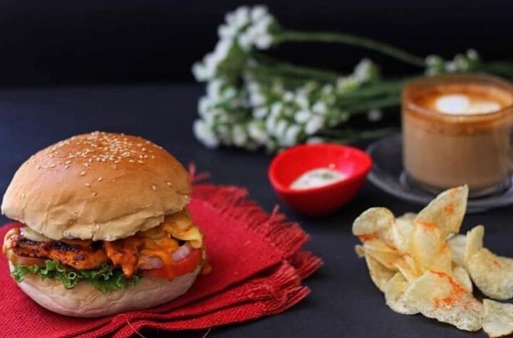 This New Cafe In Gurgaon Wins For Its Scrumptious Burgers, Pasta And Coffee & More!