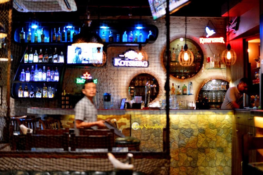 bunker cafe cross point mall gurgaon