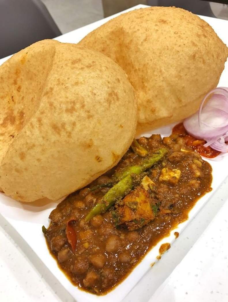chole bhature om sweets gurgaon