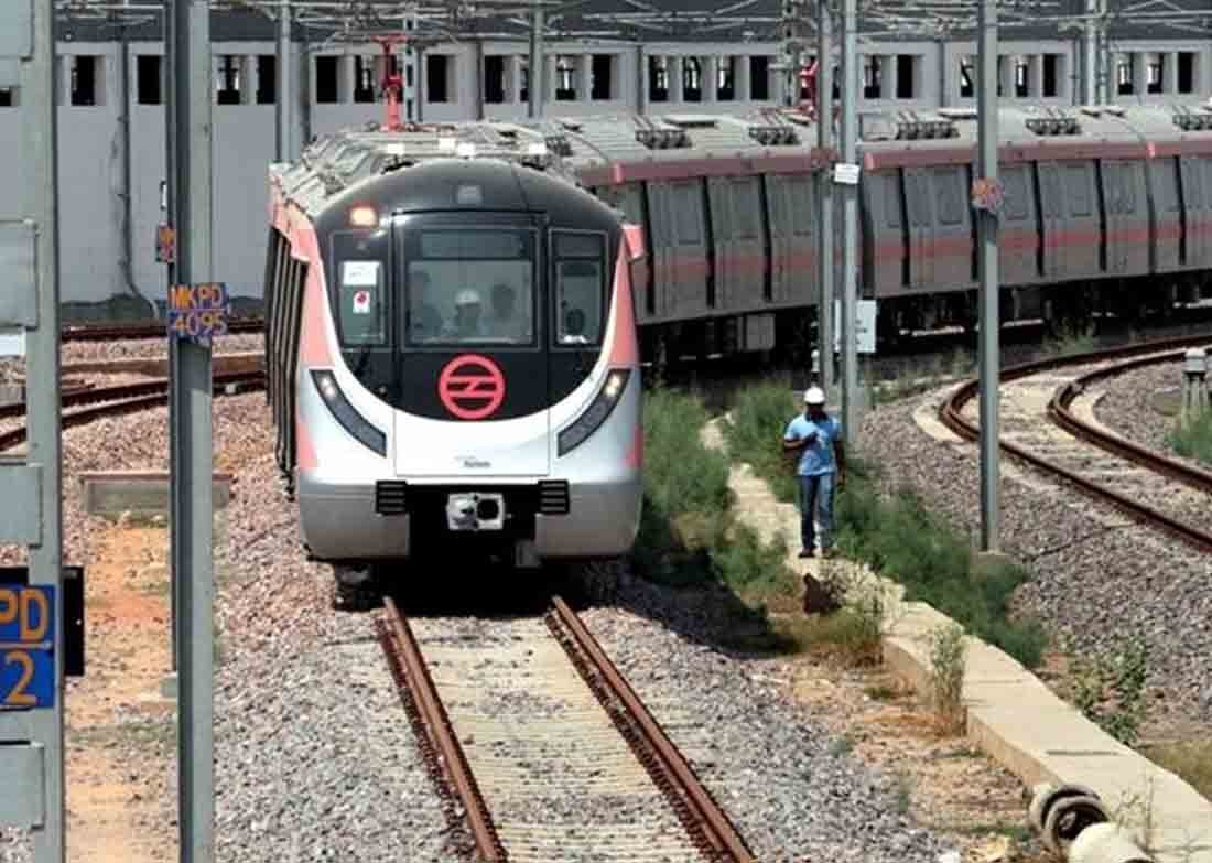 Noida to South Delhi in Just 16 minutes After Magenta Line Starts