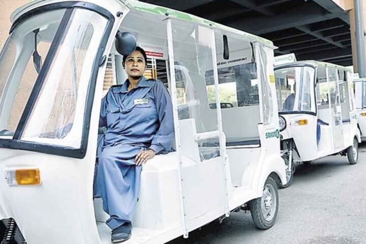 1000 Smart E-Rickshaws Launched In Gurgaon, In Partnership with Delhi Metro