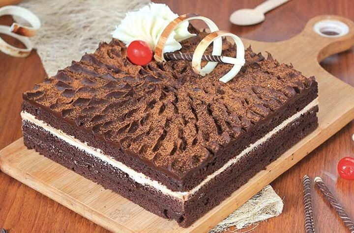 Spice Things Up With Floweraura’s Online Cake Delivery In Gurgaon