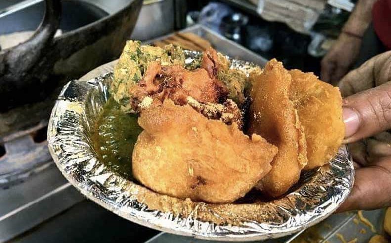 gandhi ji pakode wale sadar bazar gurgaon