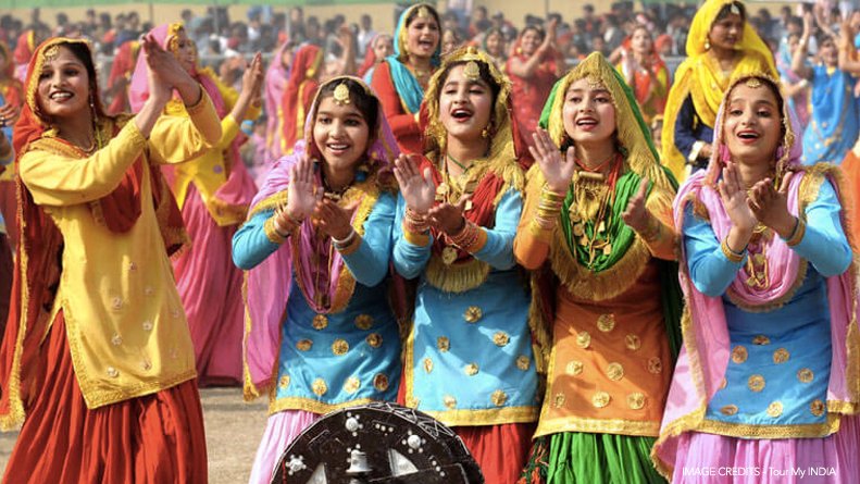 best lohri party celebrations gurgaon 2019 lohri-celebration-dlf-club5-gurgaon