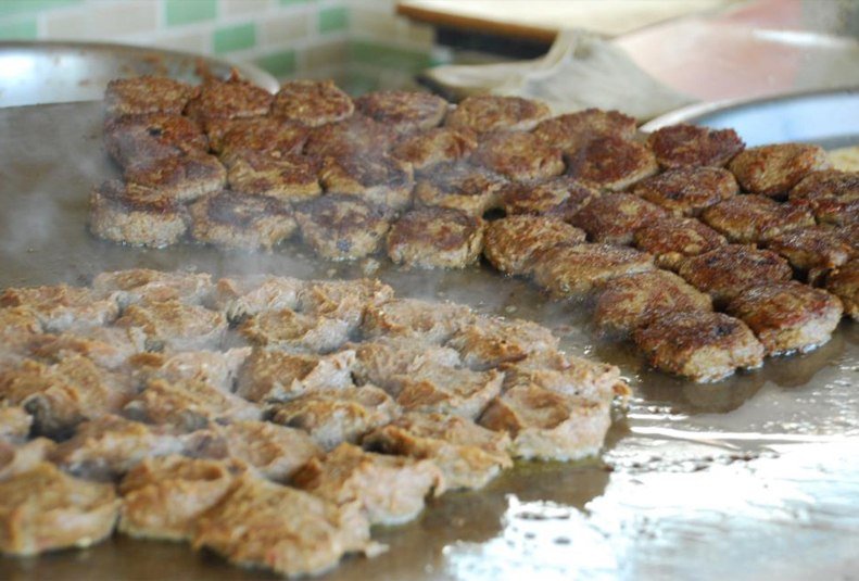 mouthwatering kebabs lucknowi-tunday-kebabi-gurgaon