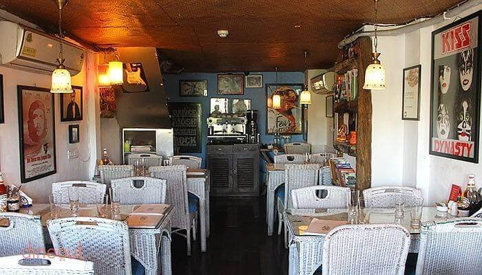 Best-Restaurants-in-Gurgaon the-joint-cafe-cross-point-mall-gurgaon