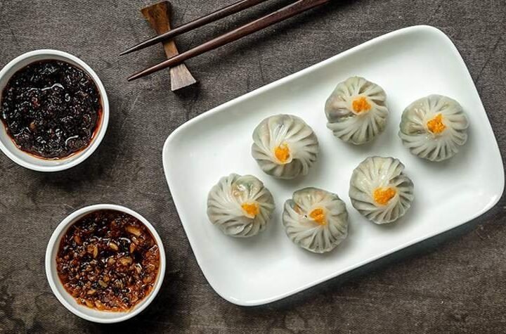 Craving for some authentic Sushi for dinner at home? Qwinny's is at your rescue delivering happiness at your doorstep!