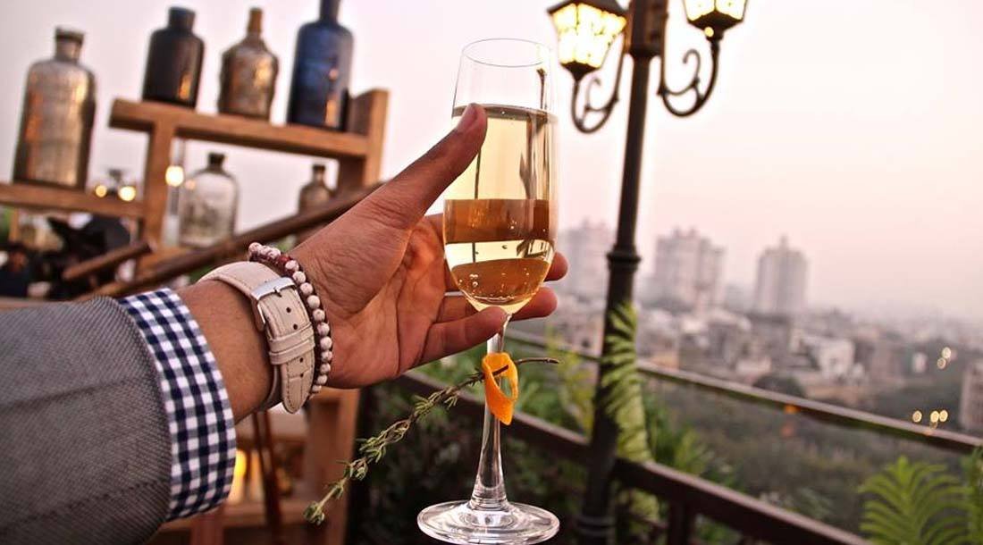 most romantic restaurants valentine day gurgaon raise-the-bar-most-romantic-restaurants-in-gurgaon