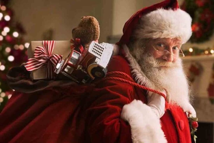 Surprise Your Kids by Calling Santa At Your Home With Gifts!
