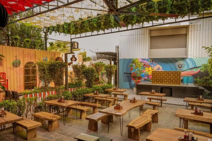 Unwind Your Weekend at G-Town’s One-Of-A-Kind BYOB Experience at Sisli Cafe, Gurgaon!