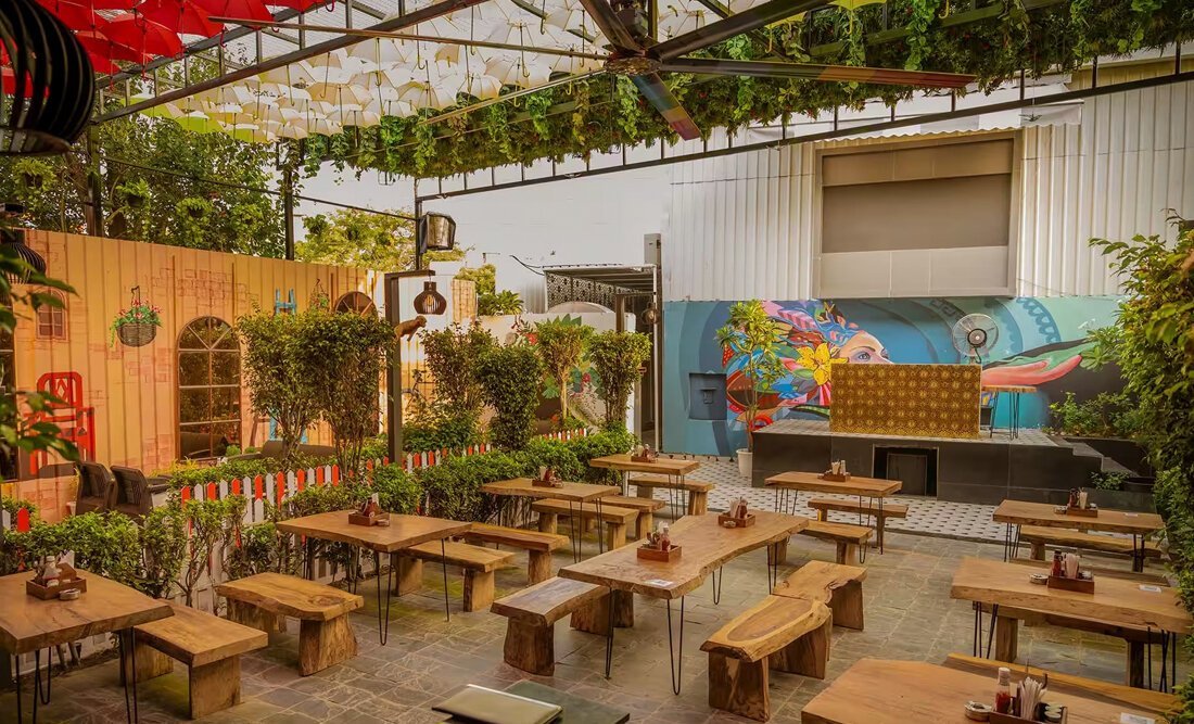 Unwind Your Weekend at G-Town’s One-Of-A-Kind BYOB Experience at Sisli Cafe, Gurgaon!