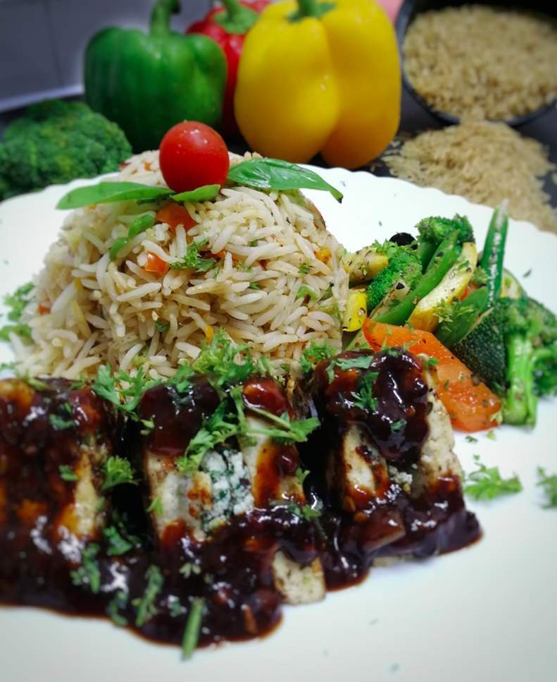 the disaster cafe gurgaon paneer-bbq-rice-bowl
