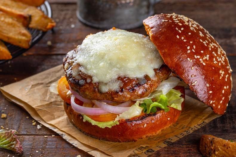 tres-grilled-lamb-burger