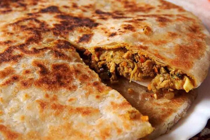 56 Varieties of Amritsari Kulchas! At This Food Joint in Gurgaon