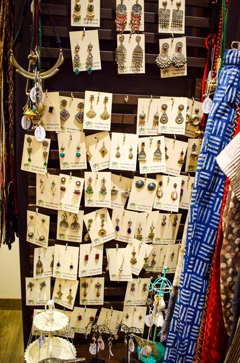 whispering yarns gurgaon