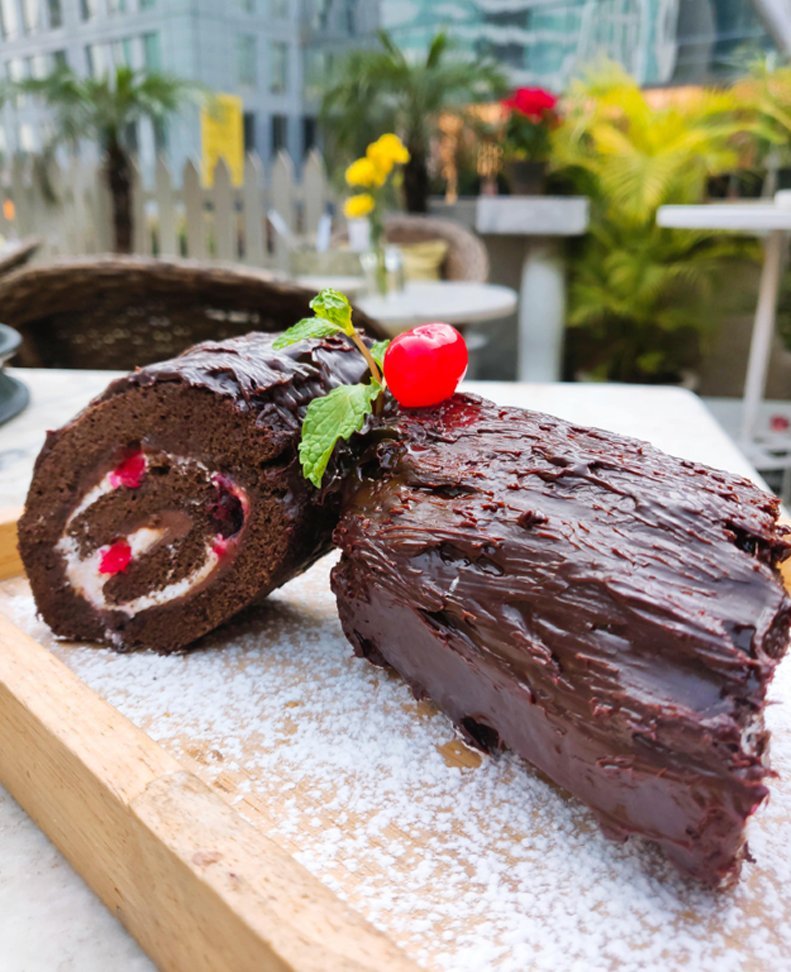 yule log olly gurgaon