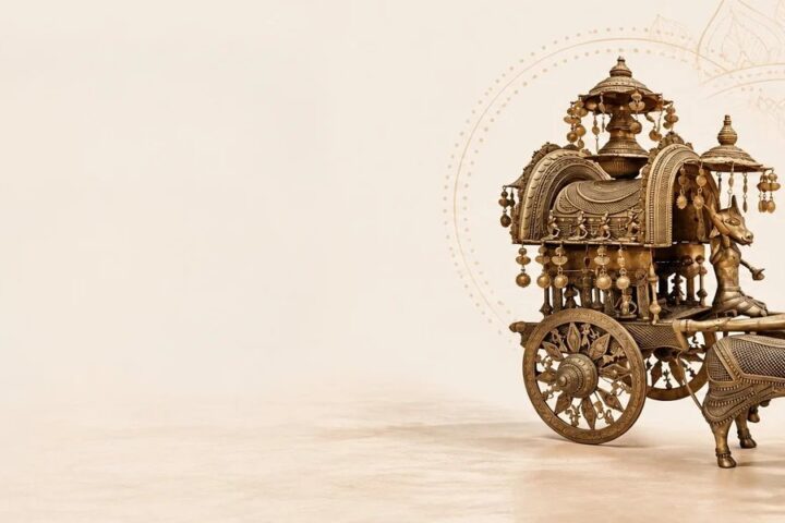 Handcrafted brass chariot at the NAVRATNA exhibition, Treasure of India Gallery, Gurugram
